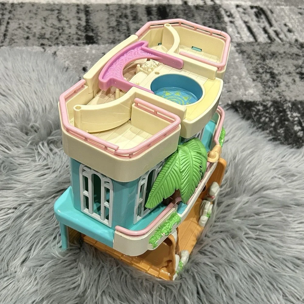 Fisher‎ Price Sweet Streets Ocean Club Beach Vacation Doll House Toy Play Fun